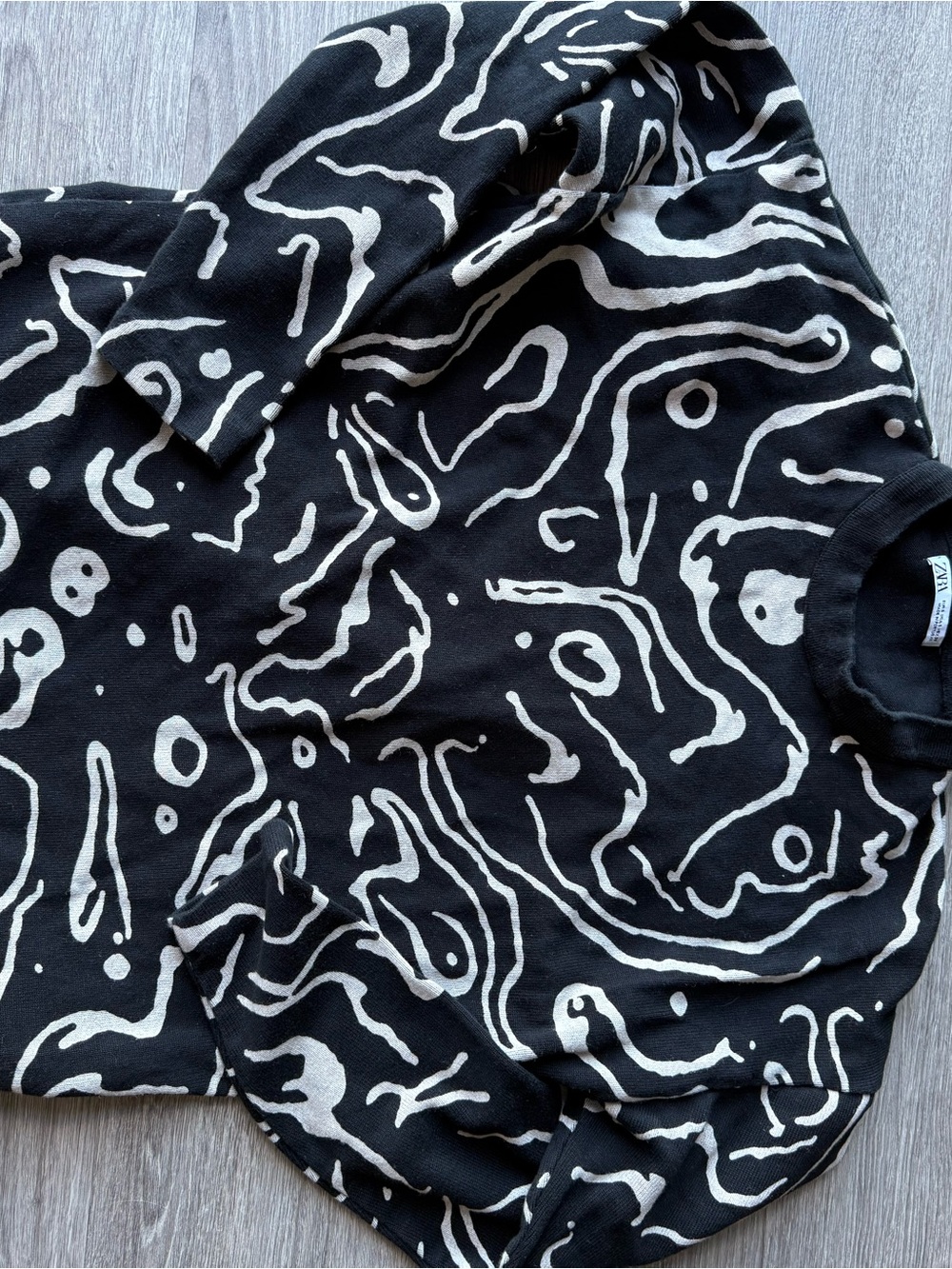 Black & White Abstract Print Sweatshirt